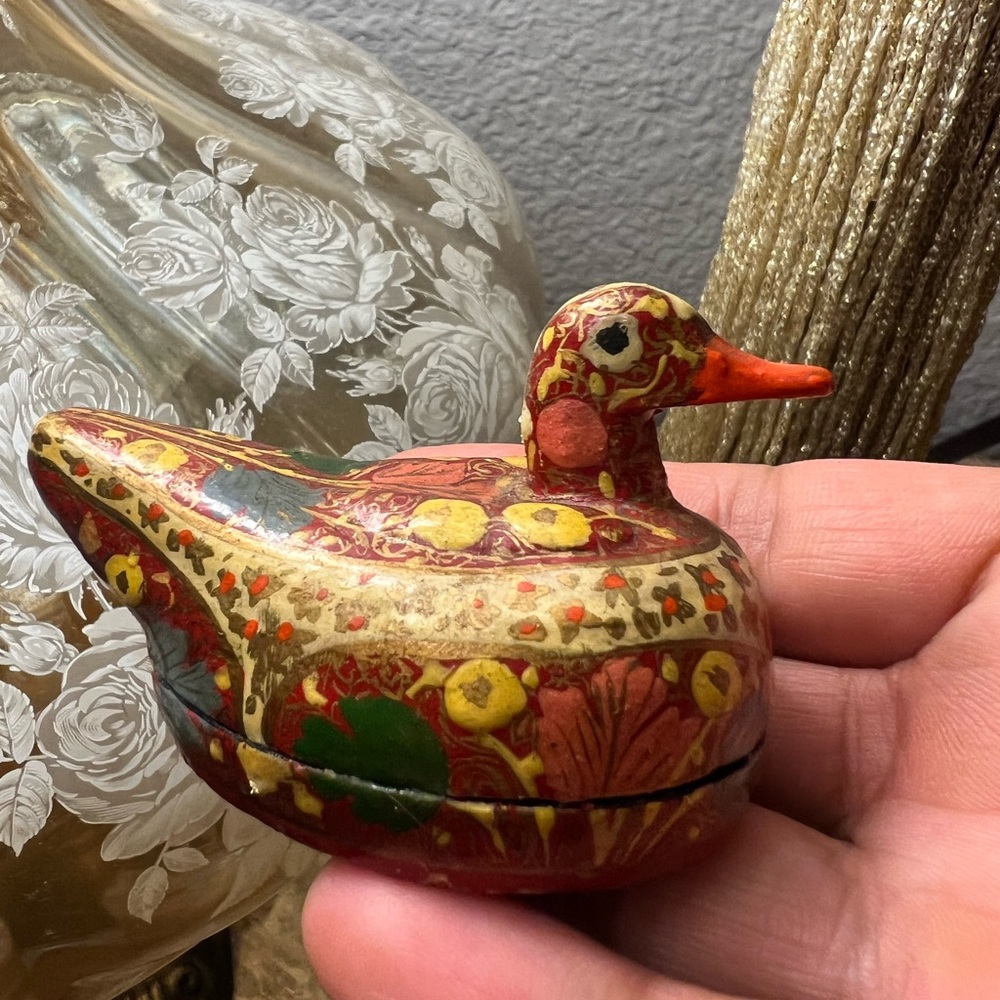 Sudha Duck Bird Paper Mache Lacquered Trinket Box Hand Painted Kashmir India